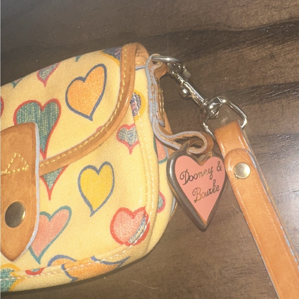 Dooney & Bourke Vintage Graffiti Heart Print Wristlet - Picture 2 of 6